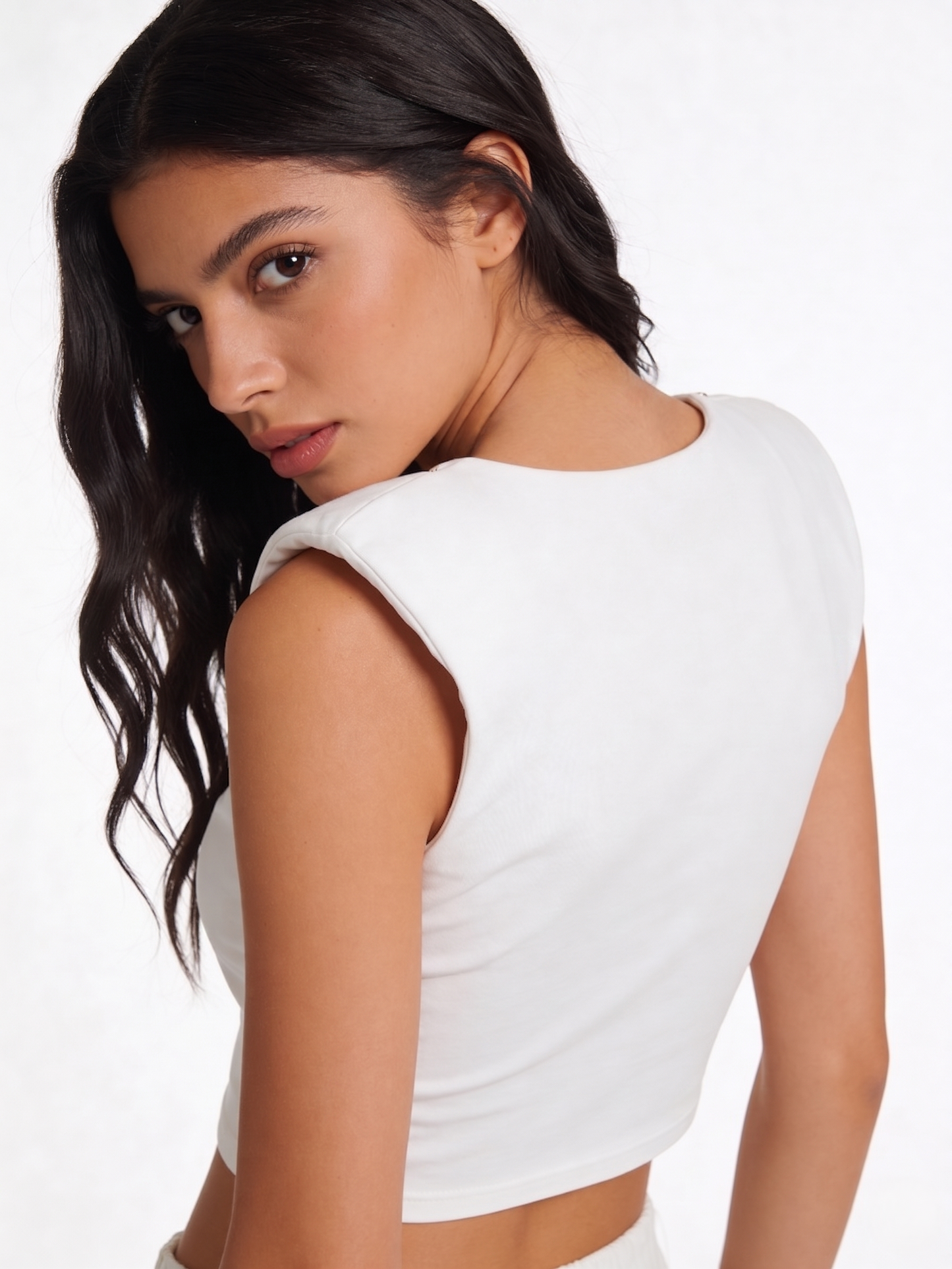 CHAINED – Crop top s odnímateľnou retiazkou / BIELY