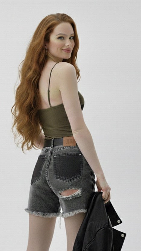 HIDDEN FLAME – Rifľové šortky s vysokým pásom / SIVÉ